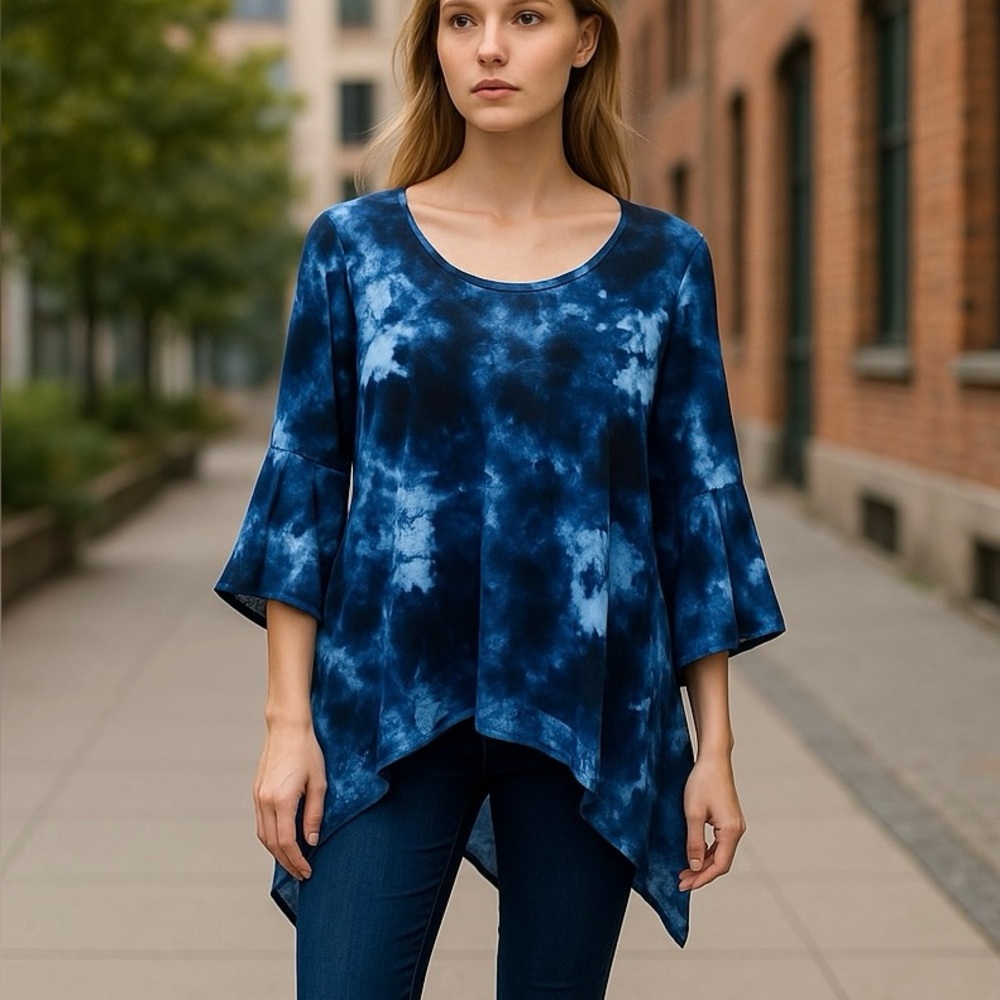 Bobbie Brooks Blue White Tie-Dye Top Bell Sleeves Kerchief Hem Round Neckline 1X